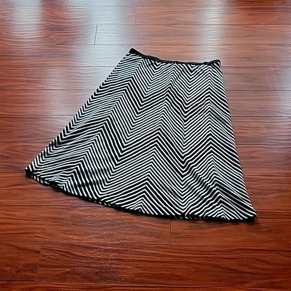 Anne Klein Chevron Print Midi Skirt - Picture 3 of 5